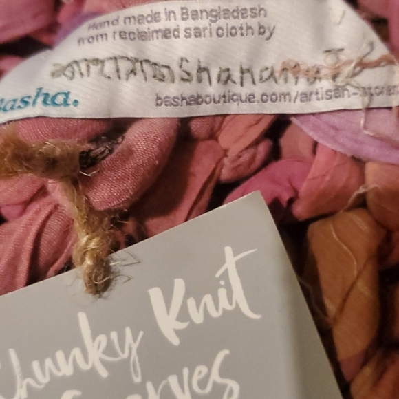 Basha Better Way Designs Handmade Chunky Knit Multicolored Sz. M Scarf Wrap - Picture 5 of 9